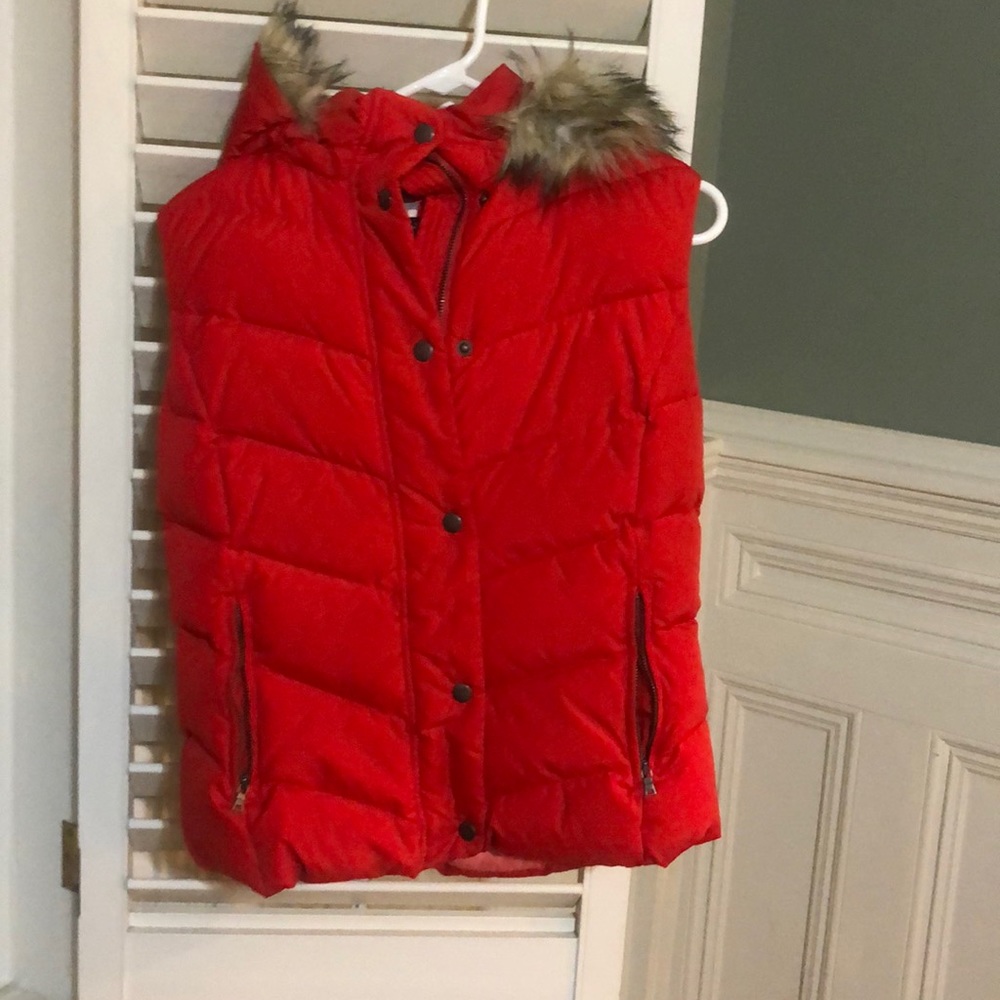 Gap puffer vest with hood